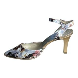 Bandolino Fradella Flower's Open Back Heels Size 11M For Women.